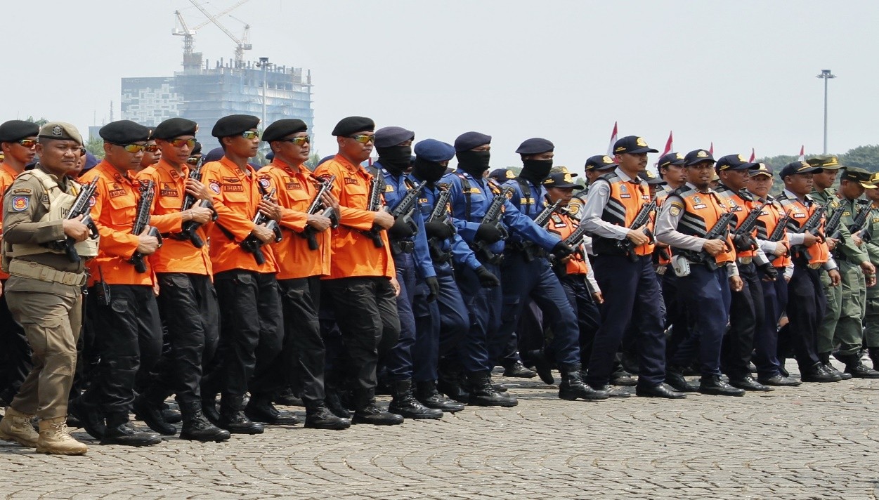 Dinas Penanggulangan Kebakaran dan Penyelamatan (Gulkarmat) Provinsi DKI Jakarta, unjuk keseiapsiagaan dalam HUT ke-80 TNI di Monas.