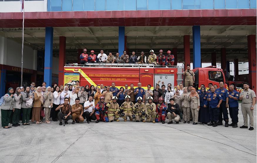 Jakarta, 20 Oktober 2025—Kepala Dinas Penanggulangan Kebakaran dan Penyelamatan (Gulkarmat) DKI Jakarta, Bayu Meghantara, bersama perwakilan Badan Penanggulangan Bencana Daerah (BPBD) DKI Jakarta menerima kunjungan kerja Tim Sekretariat Bersama Penerapan