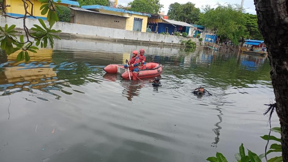 Pemadam Jakarta melaui Suku Dinas  Penanggulangan Kebakaran dan Penyelamatan (Gulkarmat) Jakarta Utara berhasil mengevakuasi seorang pria yang tenggelam di Kali Sunter, Kelurahan Rawa Badak Utara, Kecamatan Koja, Jakarta Utara