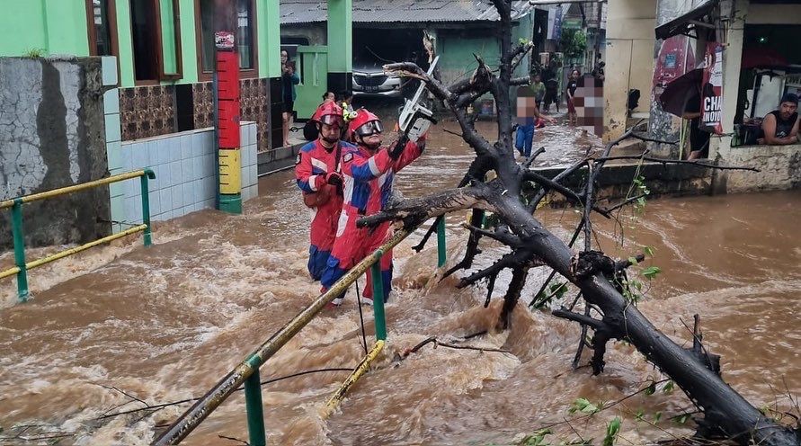 Memasuki musim hujan, Dinas Penanggulangan Kebakaran dan Penyelamatan (Gulkarmat) Provinsi DKI Jakarta mengimbau masyarakat untuk menjaga keselamatan dan waspada bahaya kebakaran.